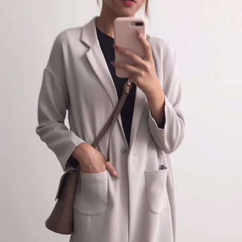 Solid color silhouette loose coat