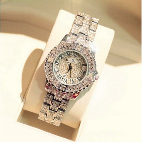 Nouveau Femmes Strass Montres Lady Robe Femmes montre Diamant marque De Luxe Bracelet Montre-Bracelet dames En Cristal de Quartz Horloges