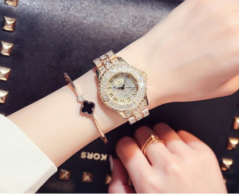 Nouveau Femmes Strass Montres Lady Robe Femmes montre Diamant marque De Luxe Bracelet Montre-Bracelet dames En Cristal de Quartz Horloges